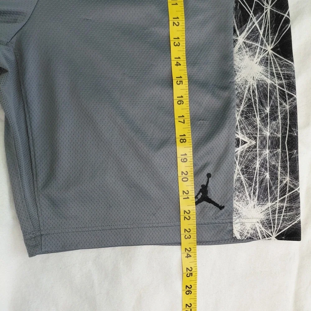 Jordan Shorts Mens 2XLarge Gray Black Graphic Athletic Basketball DriFit